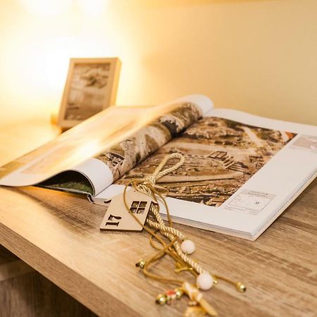 Private Central View Rooms In Apartment Near To Acropolis Metro Station Атина Екстериор снимка