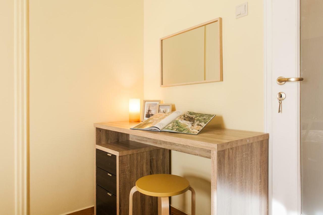 Private Central View Rooms In Apartment Near To Acropolis Metro Station Атина Екстериор снимка
