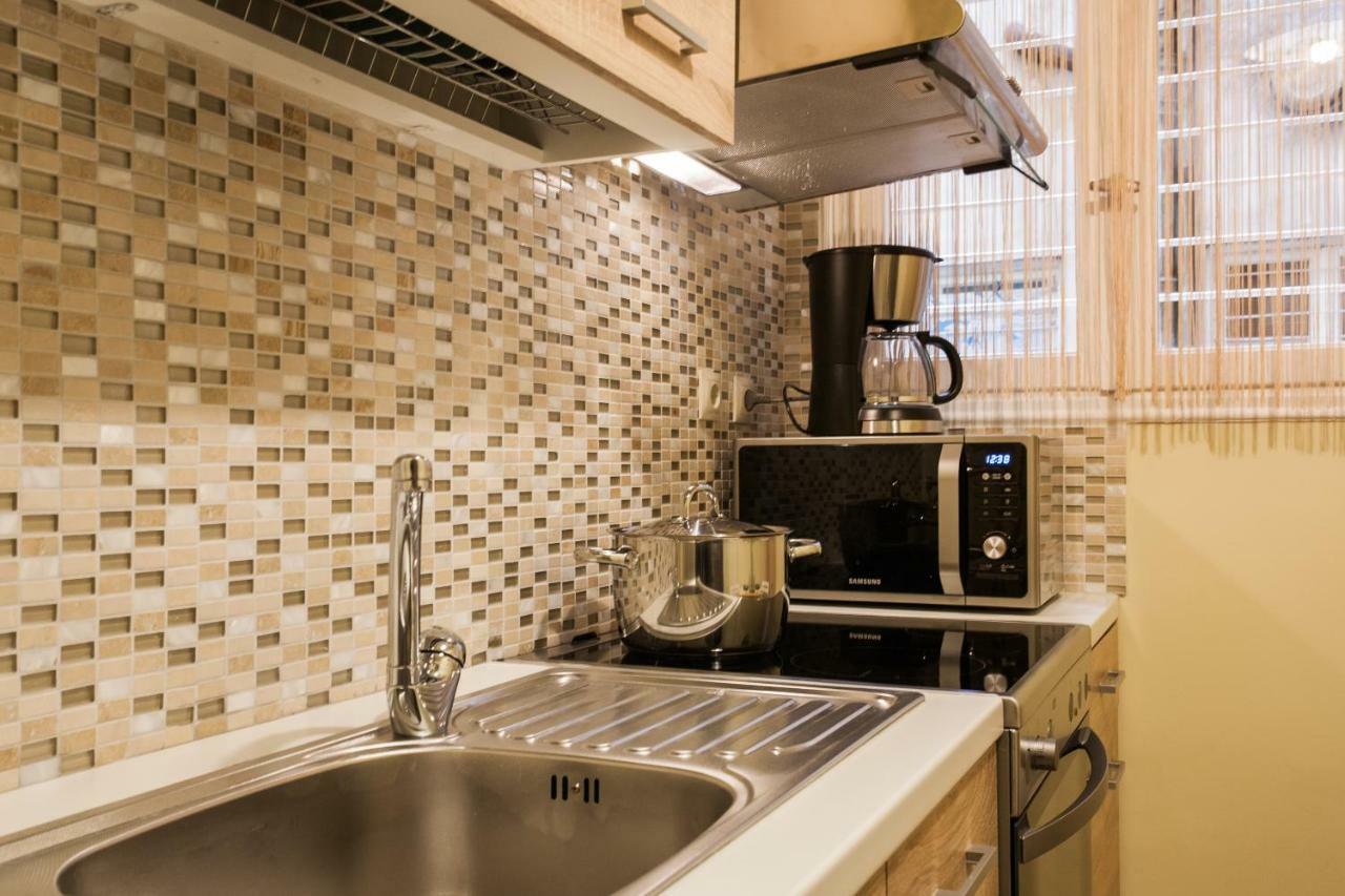 Private Central View Rooms In Apartment Near To Acropolis Metro Station Атина Екстериор снимка